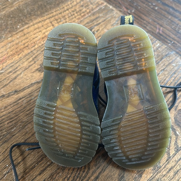 New Dr. Martens Infant/Toddler Leather Lace Up Boots US4 - Picture 5 of 5